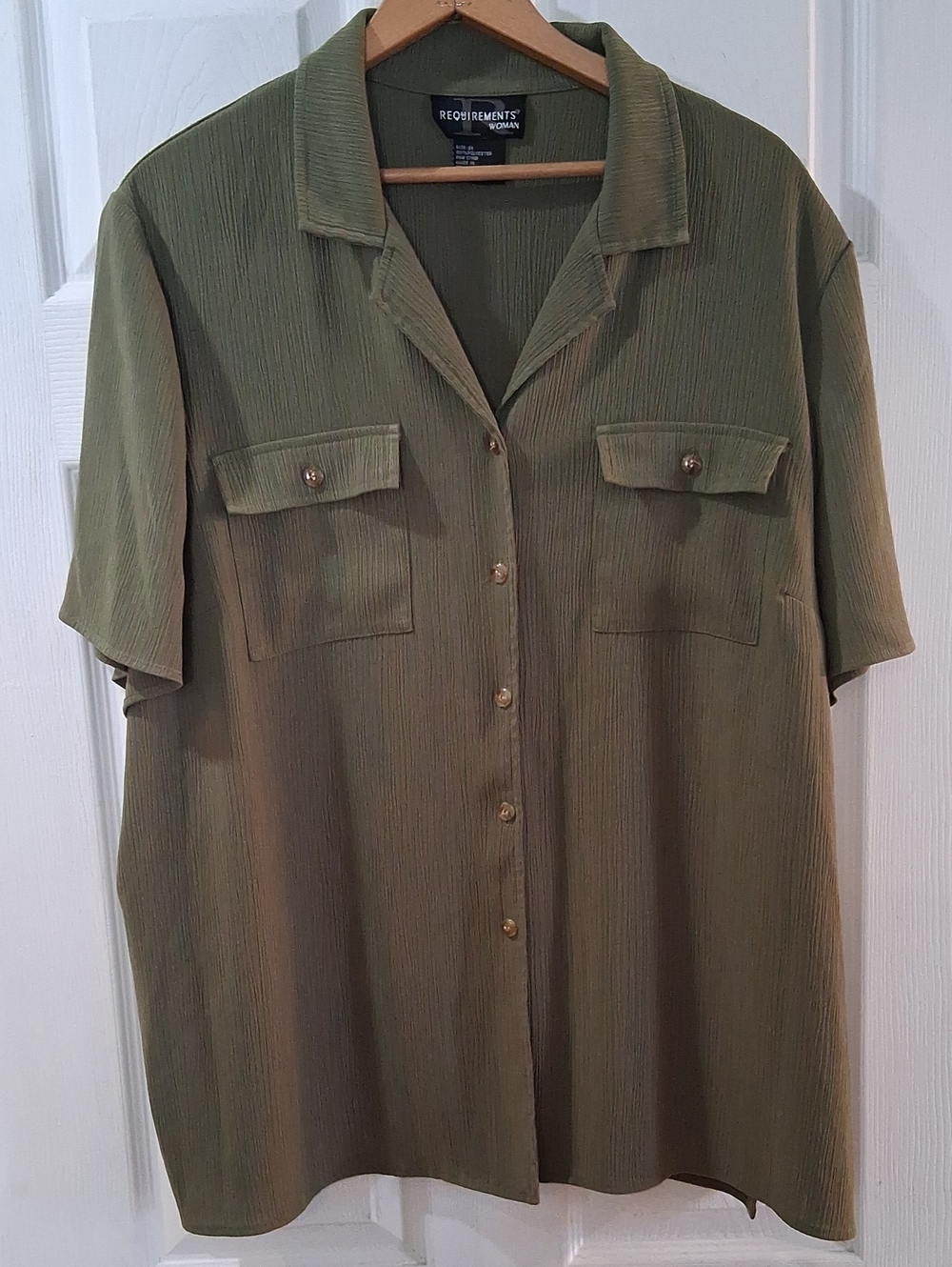 Requirements Olive Short-Sleeve Button-Down Shirt with Chest Pockets